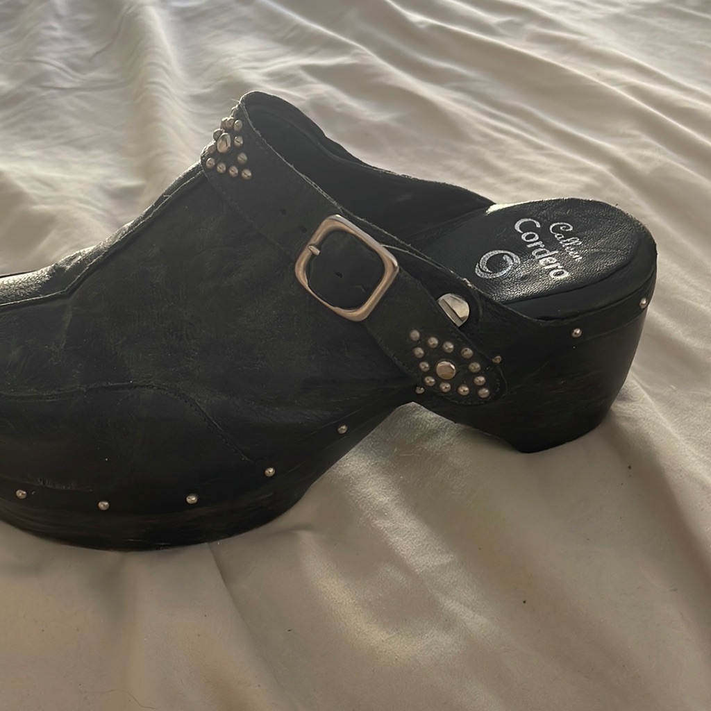 Calleen Cordero Handmade Blk Leather With Silver Stud Details